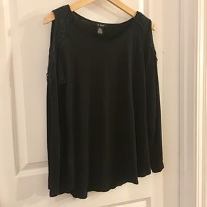 Cold shoulder cotton top